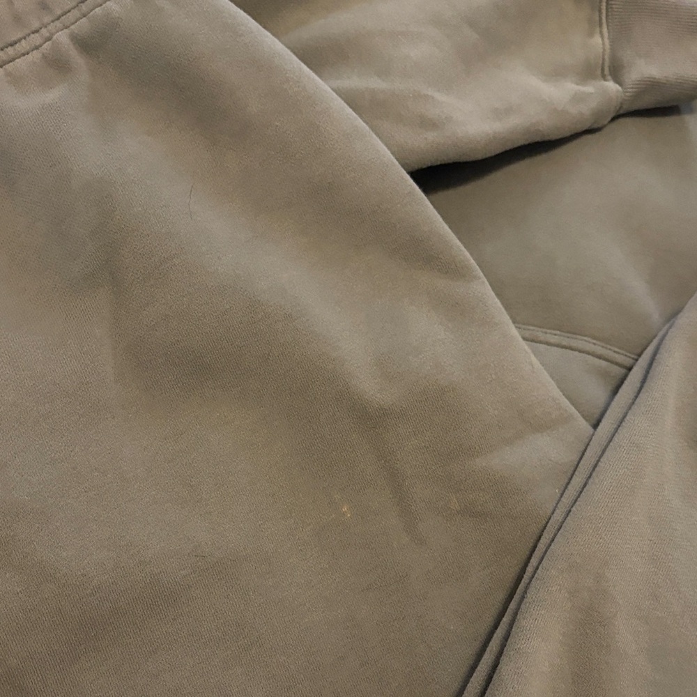 Olive Green Hoodie and Sweatpants Set Aritzia - Picture 4 of 4